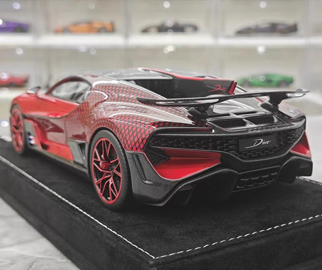 [Henson & Heaven] 1:18 Bugatti 2019 Divo Red Model Car Resin