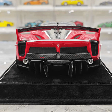 Henson & Heaven Ferrari 2017 FXX-K Evo Metallic Red Carbon Racing Livery 1:18 – Collectible Resin Model Resin