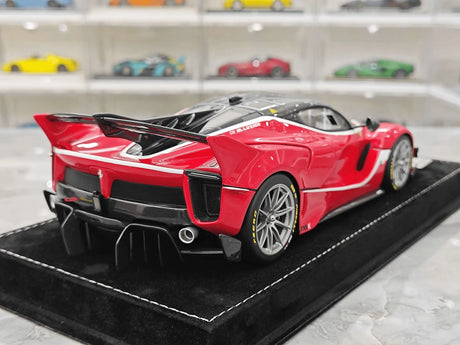 Henson & Heaven Ferrari 2017 FXX-K Evo Metallic Red Carbon Racing Livery 1:18 – Collectible Resin Model Resin
