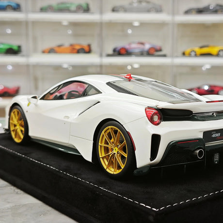Henson & Heaven Ferrari 2018 488 Pista Gucci Edition 1:18 – Collectible Resin Model Resin