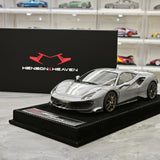 Henson & Heaven Ferrari 2018 488 Pista Metallic Grey 1:18 – Sammelobjekt-Resin-Modellharz