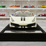 Henson & Heaven Ferrari 2018 488 Pista Off-White 1:18 – Sammelobjekt-Resin-Modellharz