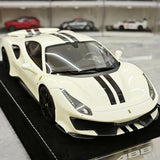 Henson & Heaven Ferrari 2018 488 Pista Off-White 1:18 – Sammelobjekt-Resin-Modellharz