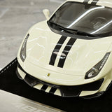 Henson & Heaven Ferrari 2018 488 Pista Off-White 1:18 – Sammelobjekt-Resin-Modellharz