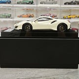 Henson & Heaven Ferrari 2018 488 Pista Off-White 1:18 – Sammelobjekt-Resin-Modellharz