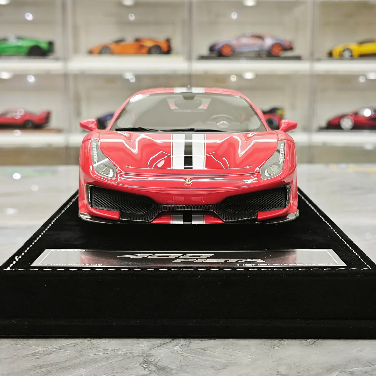 Henson & Heaven Ferrari 2018 488 Pista Rosso Corsa 1:18 – samlarresinmodellresin
