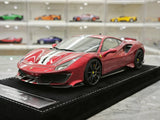 Henson & Heaven Ferrari 2018 488 Pista Rosso Vulcano 1:18 – Sammelobjekt-Resin-Modellharz