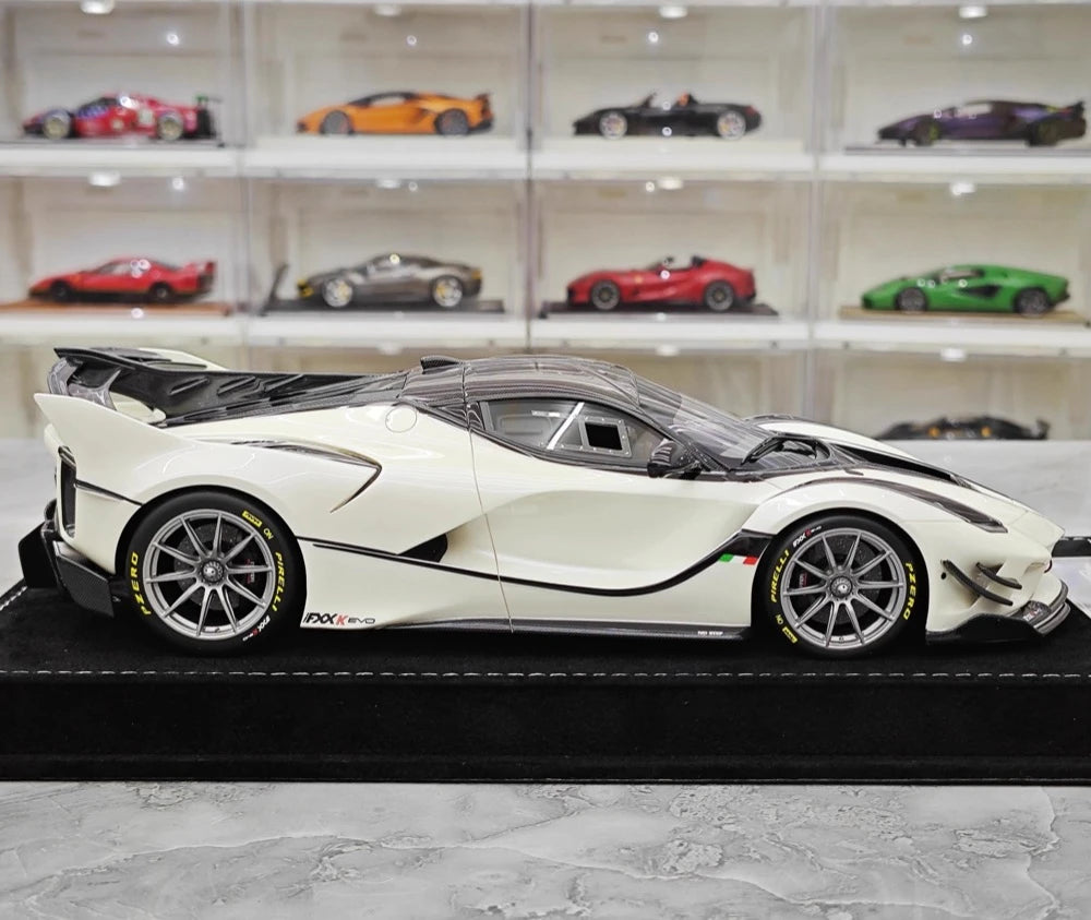 [Henson & Heaven] 1:18 Ferrari 2018 FXX-K EVO valkoinen pienoismalli Hartsi