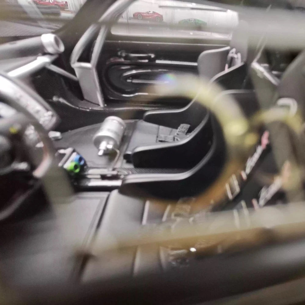 [Henson & Heaven] 1:18 Pagani 2010 Zonda R Evolution New York Time モデルカー レジン