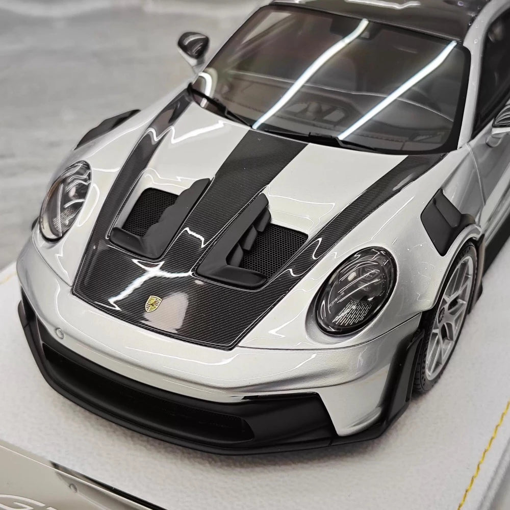 [Henson & Heaven] 1:18 Porsche 2023 992.1 GT3 RS Silver Model Car Resin