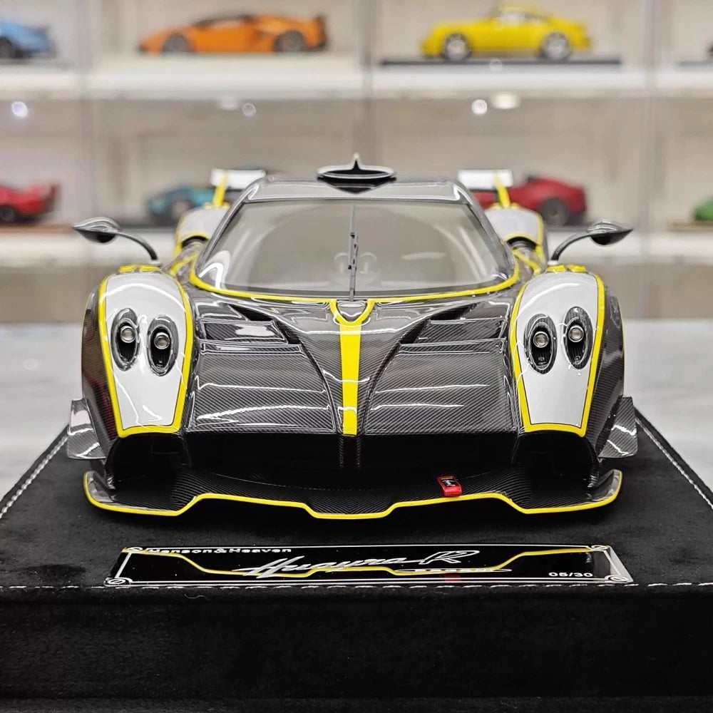 [Henson & Heaven] 1:18 Pagani 2020 Huayra R Black Carbon Model Car Resin