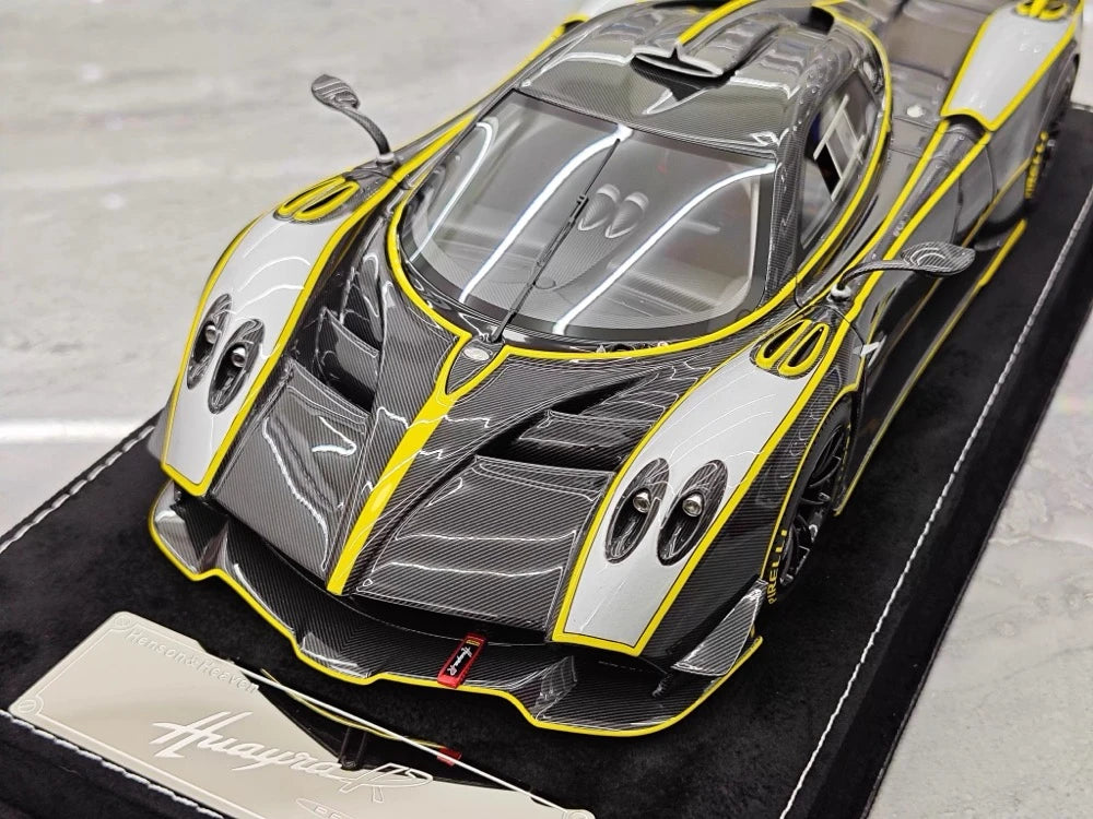 [Henson & Heaven] 1:18 Pagani 2020 Huayra R Black Carbon Model Car Resin