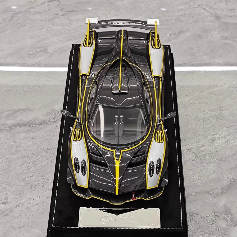 [Henson & Heaven] 1:18 Pagani 2020 Huayra R Black Carbon Model Car Resin