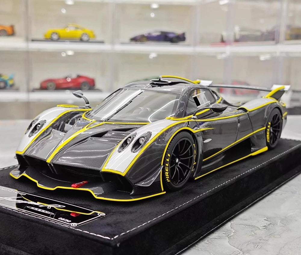 [Henson & Heaven] 1:18 Pagani 2020 Huayra R Black Carbon Model Car Resin