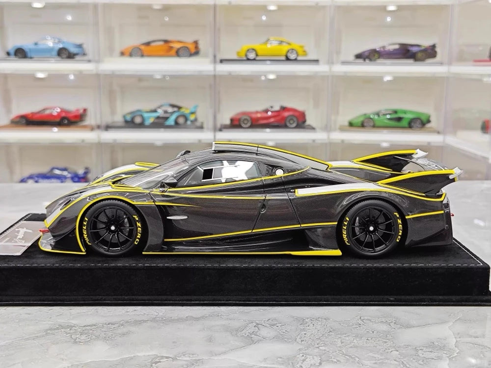 [Henson & Heaven] 1:18 Pagani 2020 Huayra R Black Carbon Model Car Resin