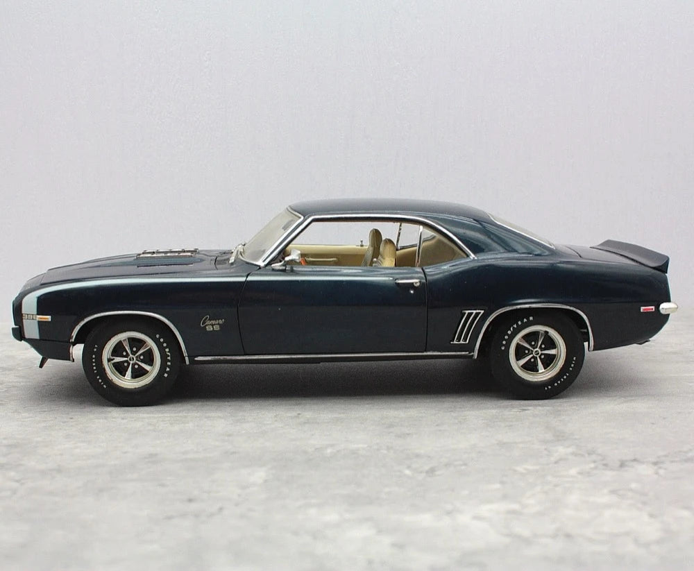 [Highway61] 1:18 Chevrolet 1969 Camaro SS 396 Black Model Car Die-Cast