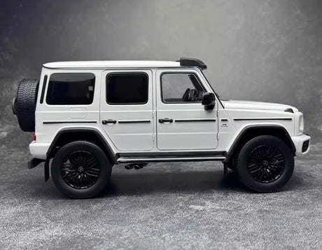 [iScale] 1:18 Mercedes-AMG 2022 G63 4×4 White Model Car Die-Cast