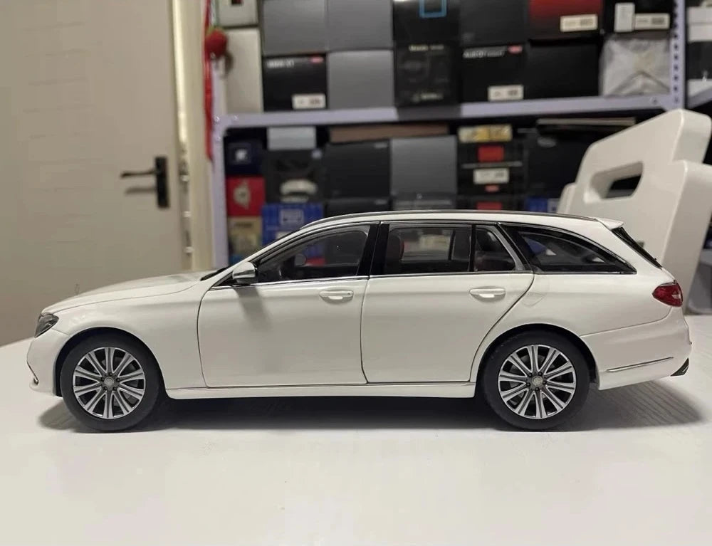 [iScale] 1:18 Mercedes-Benz 2016 E300 W213 T-Modell Witte Model Auto-die-gegoten