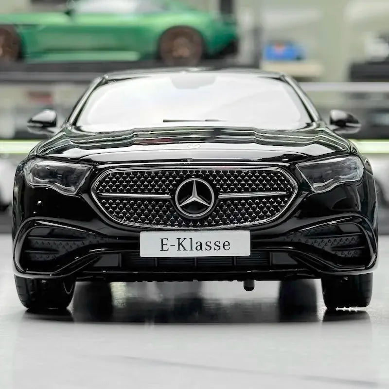 [iScale] 1:18 Mercedes-Benz 2023 E-Klasse W214 Black Model Car Die-Cast