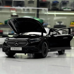 [iScale] 1:18 Mercedes-Benz 2023 E-Klasse W214 Black Model Car Die-Cast
