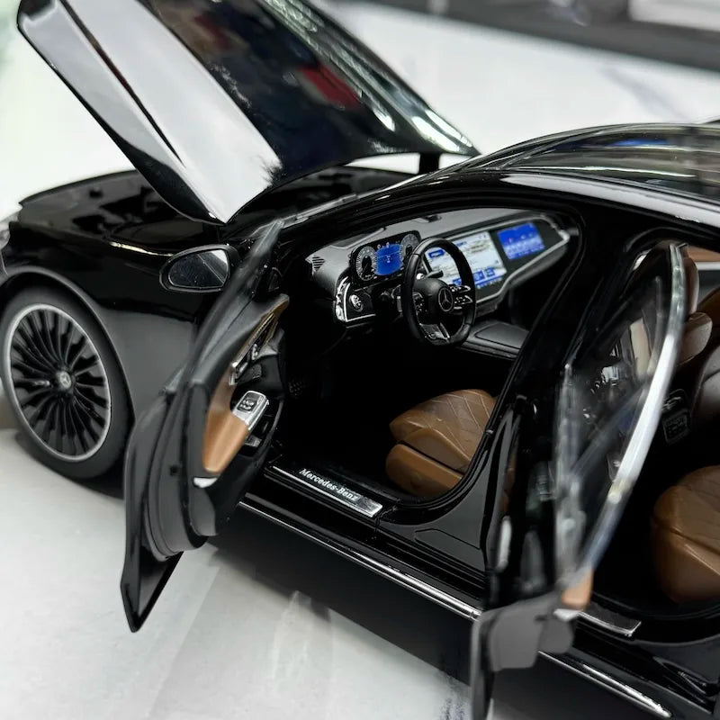 [iScale] 1:18 Mercedes-Benz 2023 E-Klasse W214 Black Model Car Die-Cast