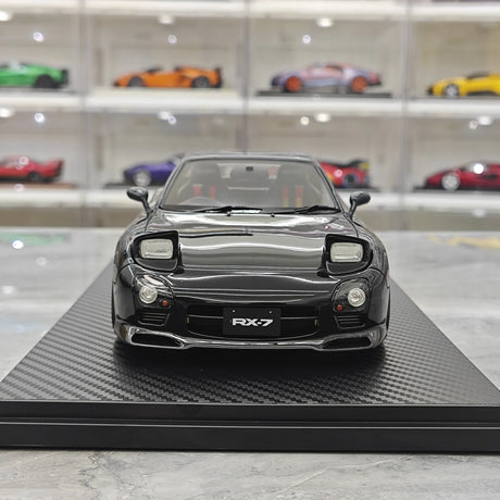 Mazda 1992 RX-7 FD3S Black 1:18 resin model car by Ignition - view 1