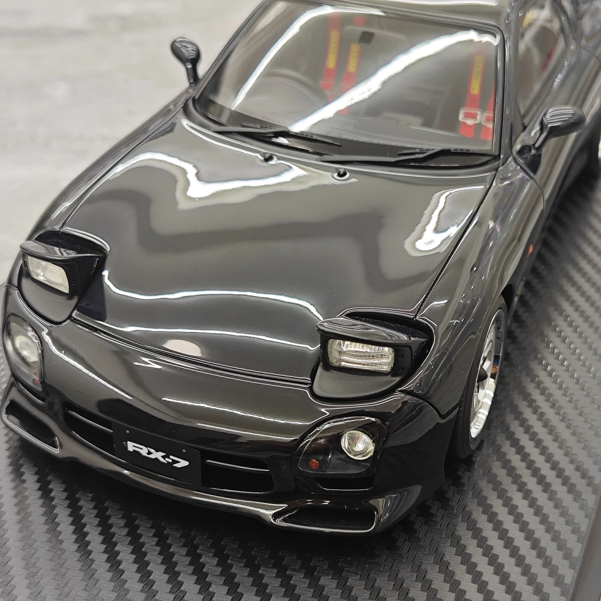 Mazda 1992 RX-7 FD3S Black 1:18 resin model car by Ignition - view 11
