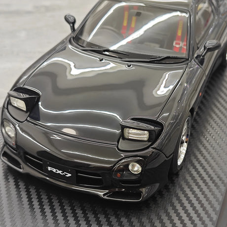 Mazda 1992 RX-7 FD3S Black 1:18 resin model car by Ignition - view 11