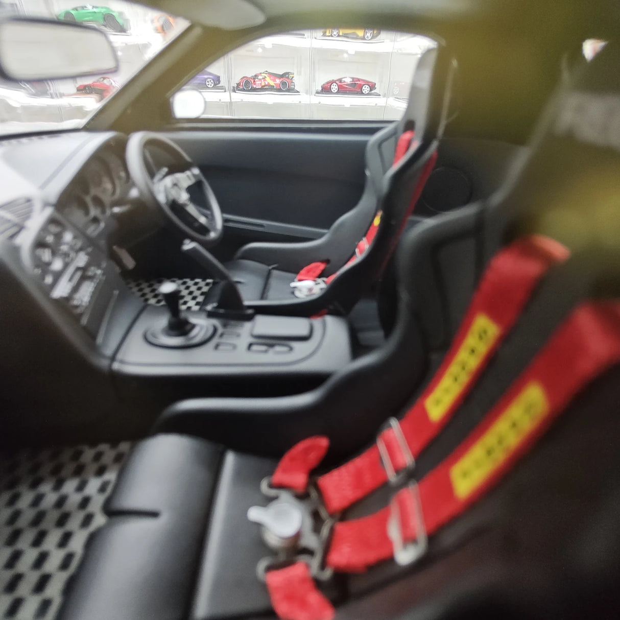 Mazda 1992 RX-7 FD3S Black 1:18 resin model car by Ignition - view 13