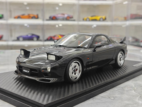 Mazda 1992 RX-7 FD3S Black 1:18 resin model car by Ignition - view 3