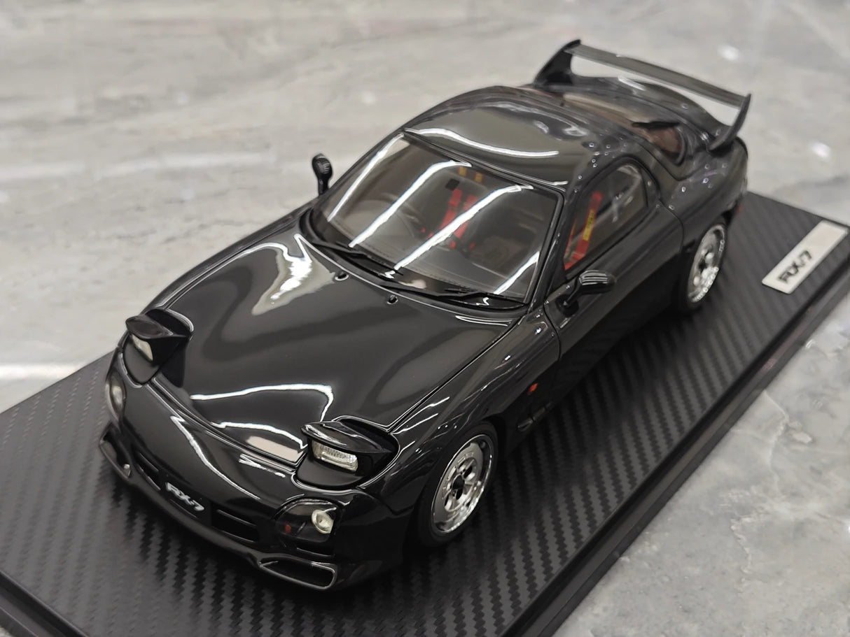 Mazda 1992 RX-7 FD3S Black 1:18 resin model car by Ignition - view 4