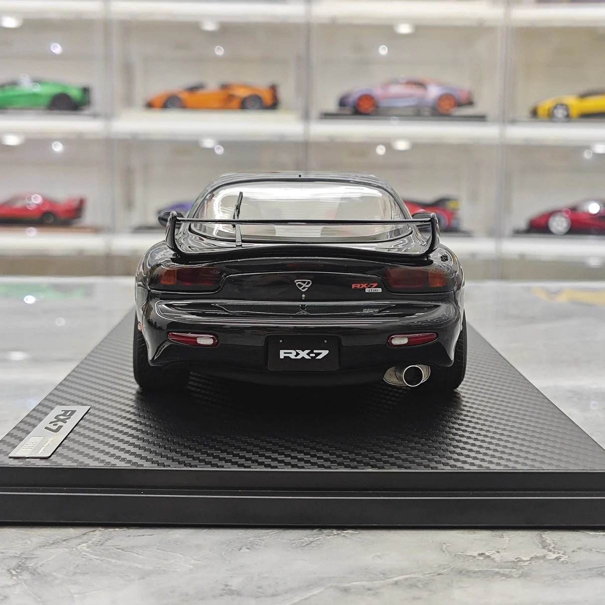 Mazda 1992 RX-7 FD3S Black 1:18 resin model car by Ignition - view 7