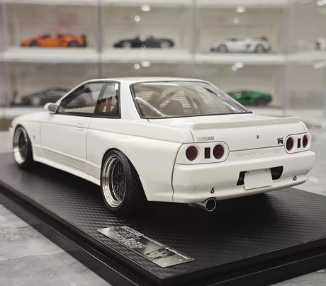 [Ignition] 1:18 Nissan 1989 GT-R R32 wit modelauto Hars
