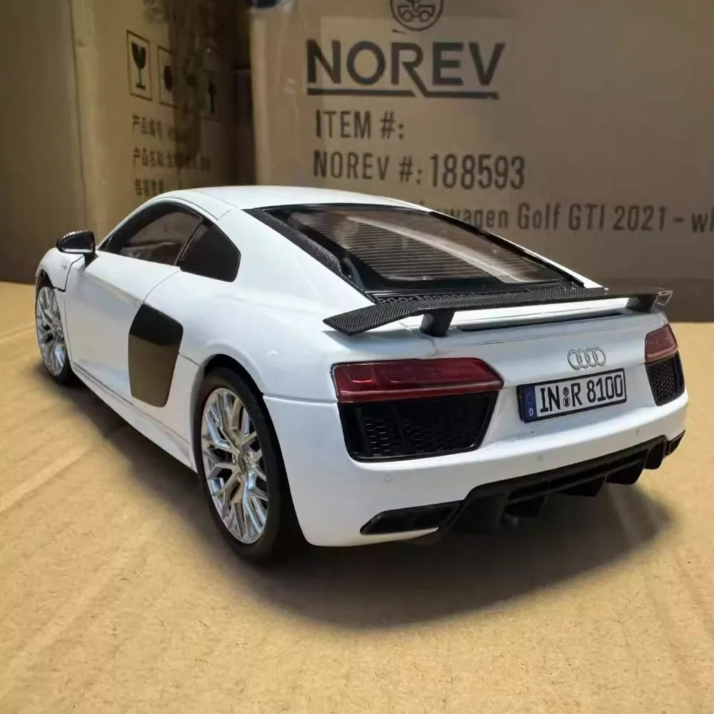[iScale] 1:18 Audi 2015 R8 V10 Plus Coupe White Model Car Die-Cast