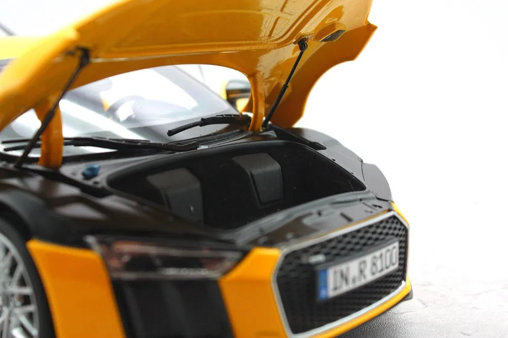 [iScale] 1:18 Audi 2015 R8 V10 Plus Coupe Yellow Model Car Die-Cast