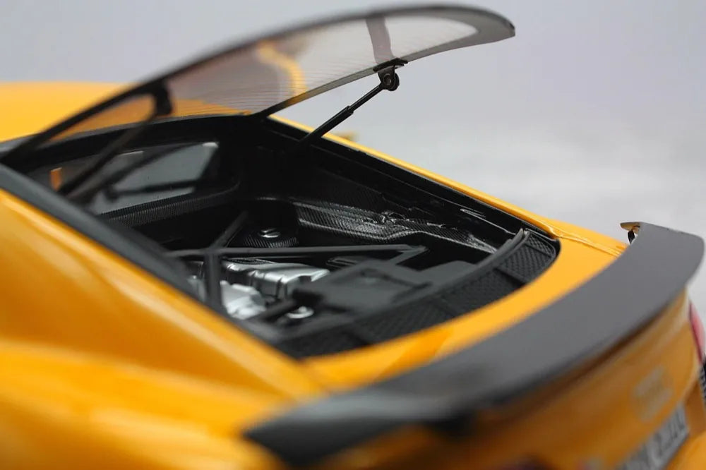 [iScale] 1:18 Audi 2015 R8 V10 Plus Coupe Yellow Model Car Die-Cast