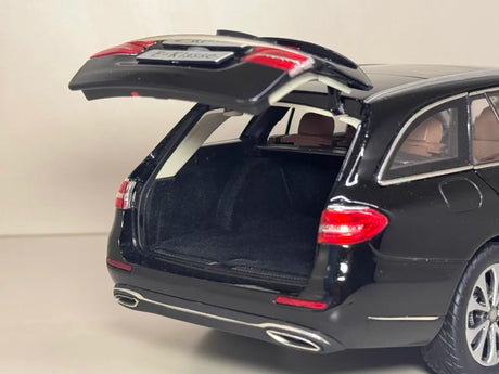 [iScale] 1:18 Mercedes-Benz 2017 E-Class Estate S213 Black Model Car Die-Cast