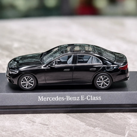 iScale Mercedes-Benz 2024 E-Class Saloon Avantgarde W214 Black 1:43 – Collectible Diecast Model Die-Cast