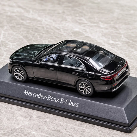 iScale Mercedes-Benz 2024 E-Class Saloon Avantgarde W214 Black 1:43 – Collectible Diecast Model Die-Cast