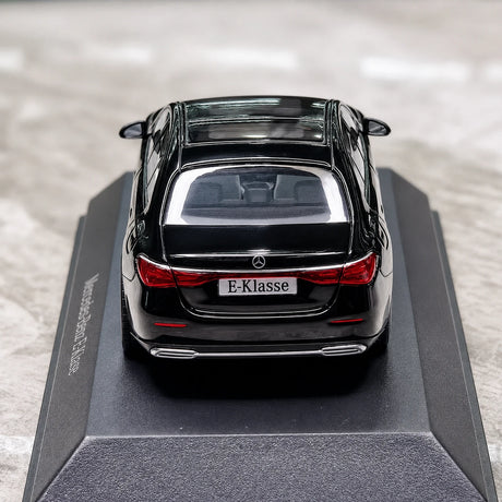 iScale Mercedes-Benz 2024 E-Class Saloon Avantgarde W214 Black 1:43 – Collectible Diecast Model Die-Cast