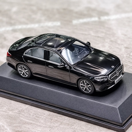 iScale Mercedes-Benz 2024 E-Class Saloon Avantgarde W214 Black 1:43 – Collectible Diecast Model Die-Cast