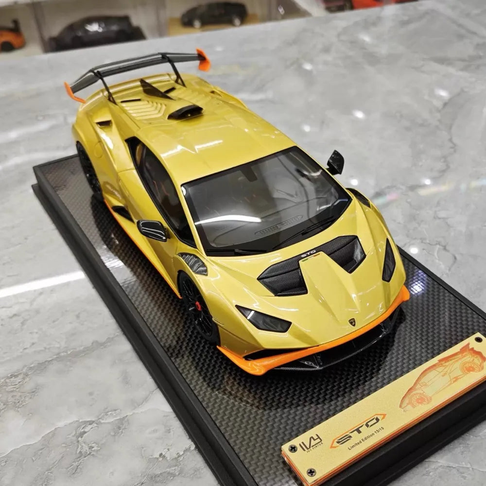 [IVY] 1:18 Lamborghini 2021 Huracan STO Gold Model Car Resin