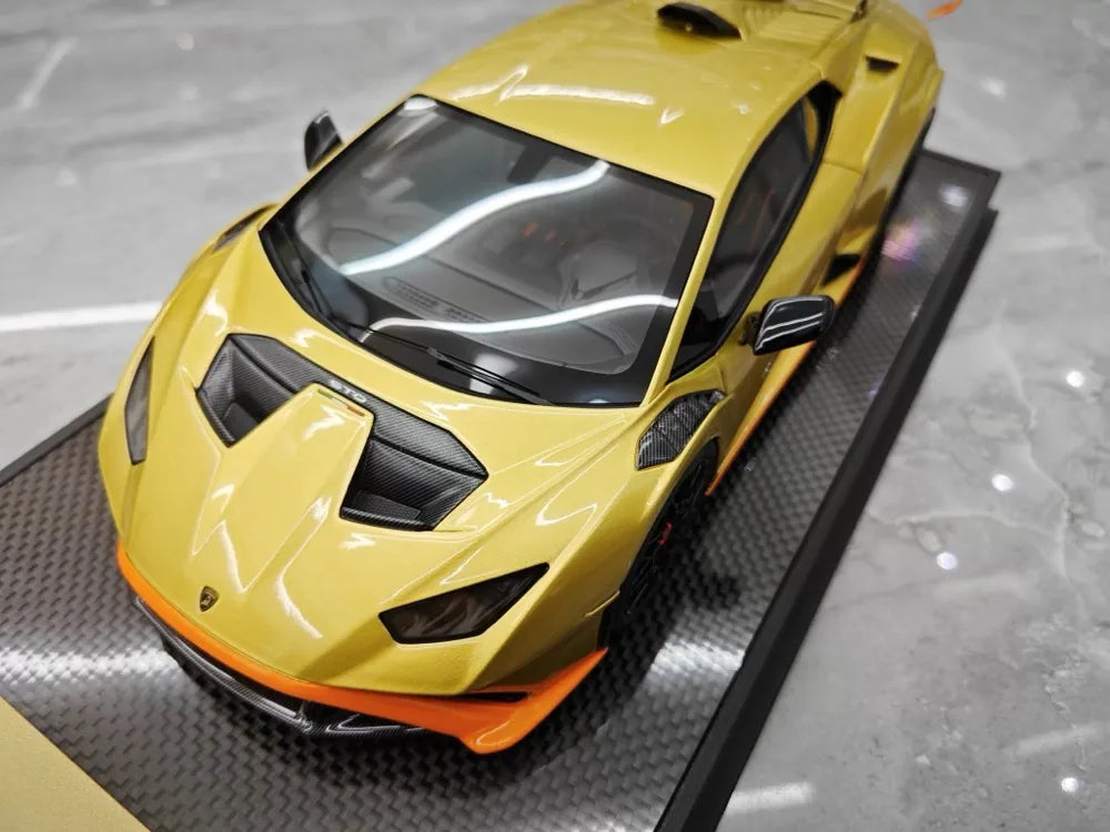 [IVY] 1:18 Lamborghini 2021 Huracan STO Gold Model Car Resin