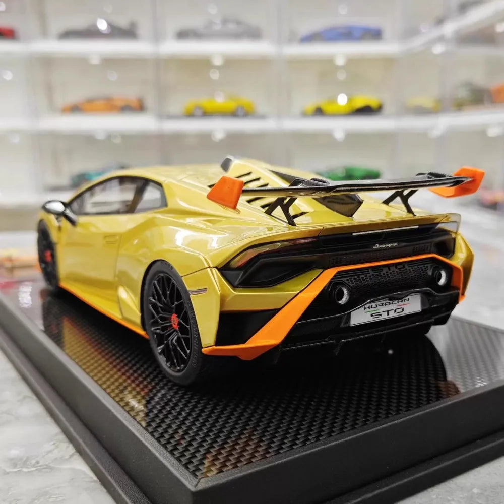 [IVY] 1:18 Lamborghini 2021 Huracan STO Gold Model Car Resin