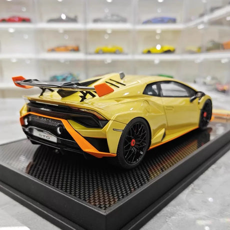 [IVY] 1:18 Lamborghini 2021 Huracan STO Gold Model Car Resin