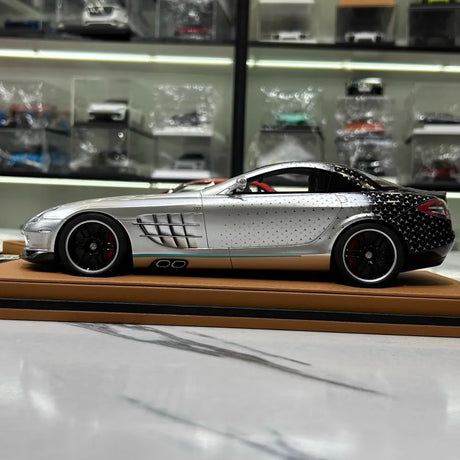 [IVY] 1:18 Mercedes-Benz 2006 SLR McLaren 722 Edition Silver & Star Model Car Resin