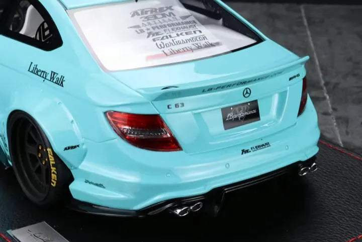 [IVY] 1:18 Mercedes-Benz 2013 C63 AMG W204 LBWK 507 Edition Tiffany blå resin