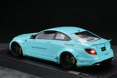 [IVY] 1:18 Mercedes-Benz 2013 C63 AMG W204 LBWK 507 Edition Tiffany blå resin