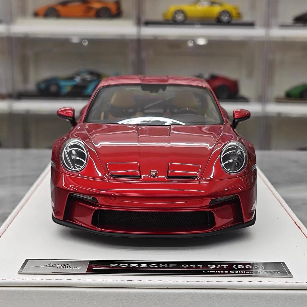 [IVY] 1:18 Porsche 2023 911 992 S/T Red Model Car Resin