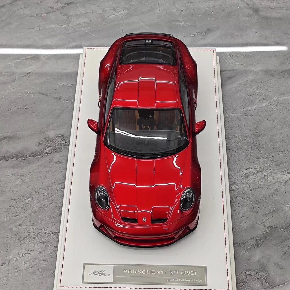 [IVY] 1:18 Porsche 2023 911 992 S/T Red Model Car Resin